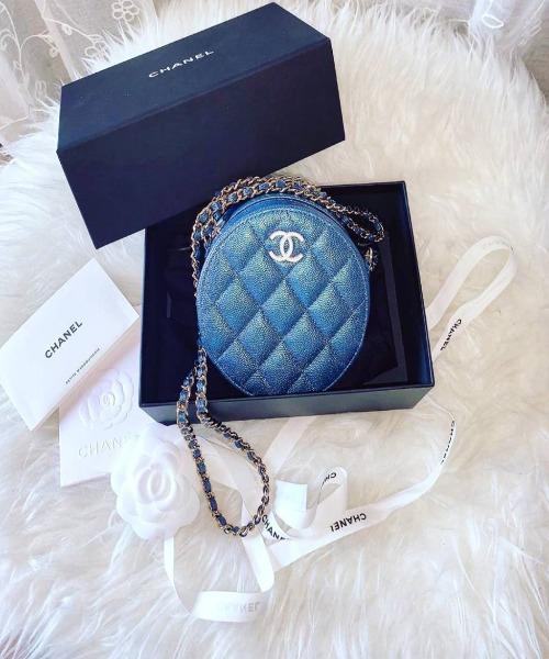 Chanel 19 Clutch With Chain Blue