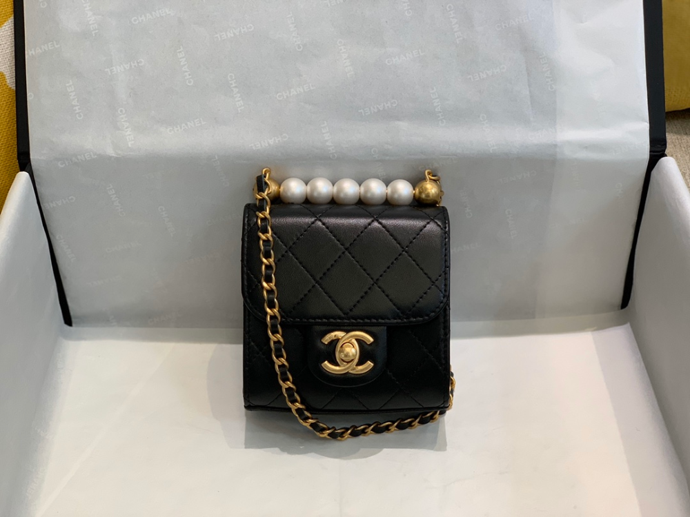 Chanel Clutch With Chain And Pearls Black