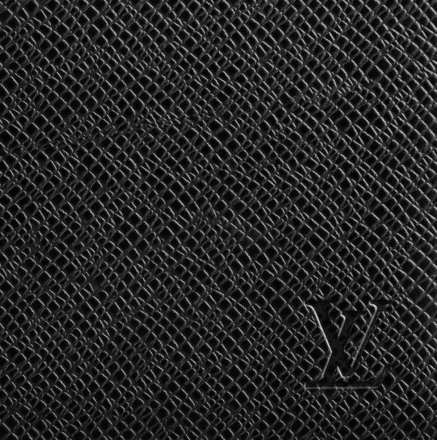 LV Multiple Wallet Taiga Leather Noir